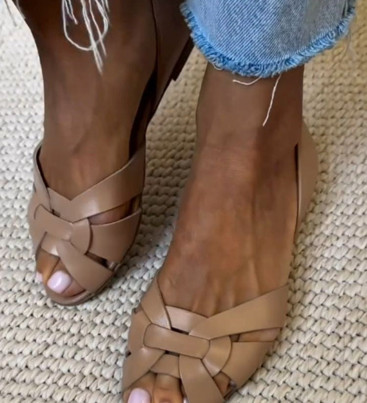 Amparo™ | Kudotut Tasapohjaiset Sandalit