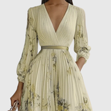 ROWELLA | ELEGANTTI PLISSEERATTU MAXIMEKKO