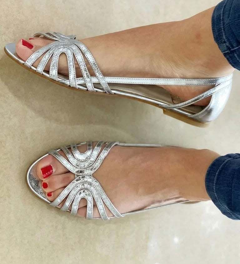 Aitana™ | Metalliset Litteät Sandalit