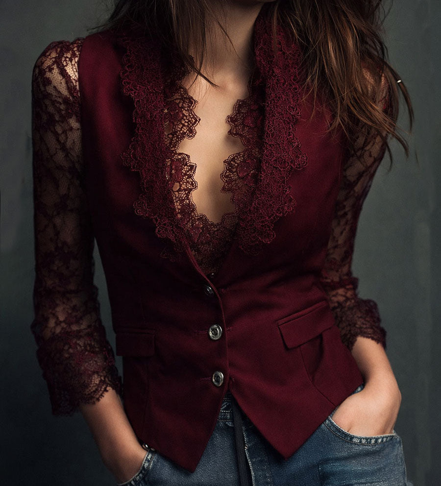 Noémie | Musta Blazer, jossa puoliksi läpinäkyvät hihat