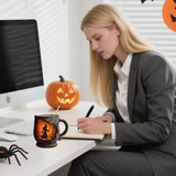 Käsintehty kohokuvioitu Halloween-muki – Noita ja kissa -kuvio
