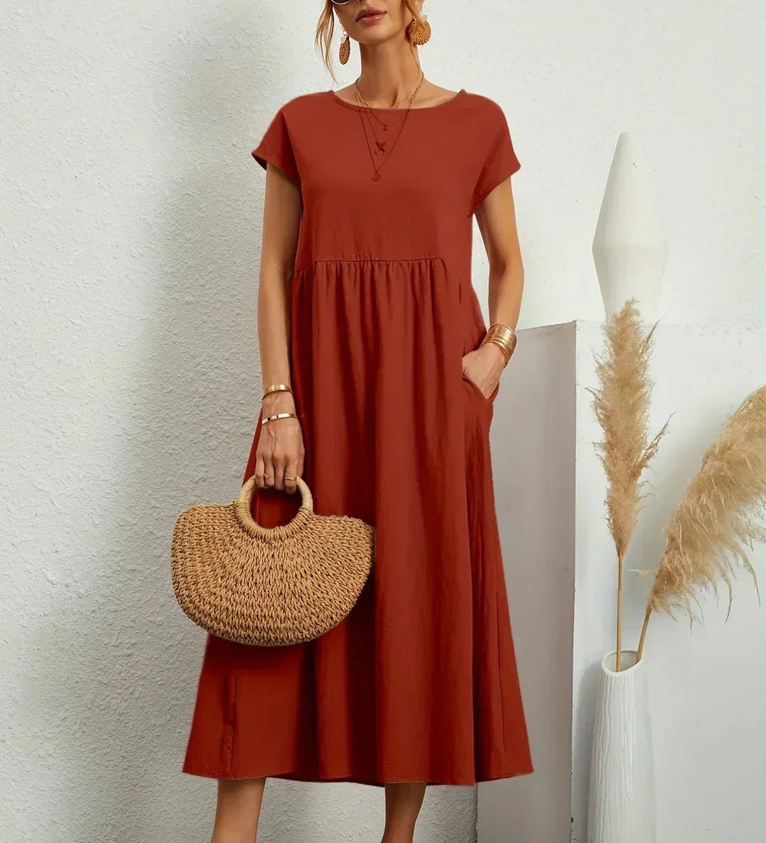Charlotte ™ — Virtaviivainen Midi Mekko Ajattomalla Eleganssilla